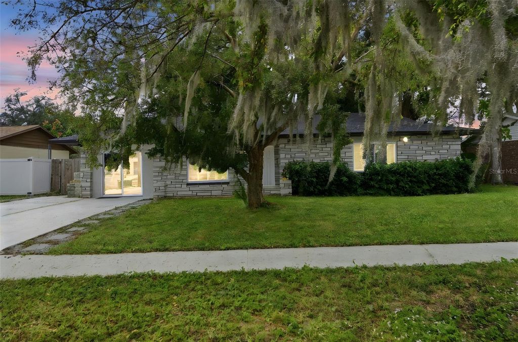 Photo of 1113 Oakhill Street, Seffner, FL 33584 (MLS # O6359015)