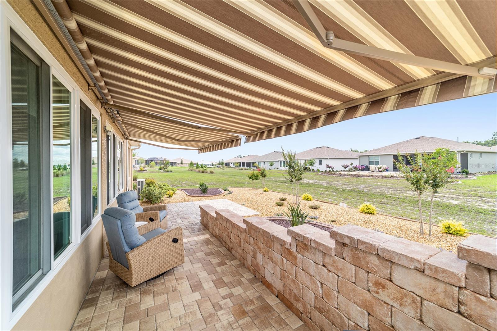 ON TOP OF THE WORLD - Residential