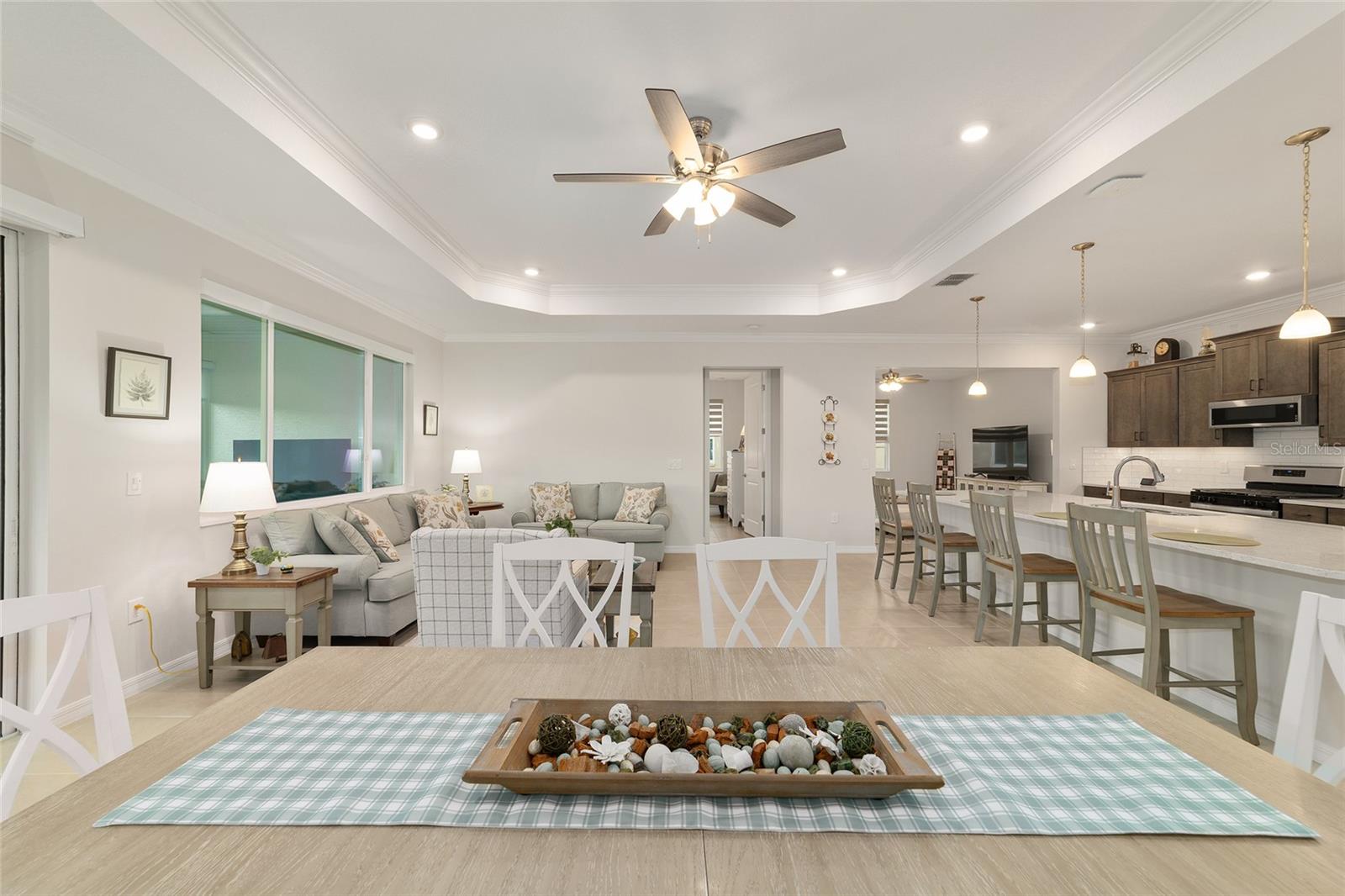 ON TOP OF THE WORLD - Residential