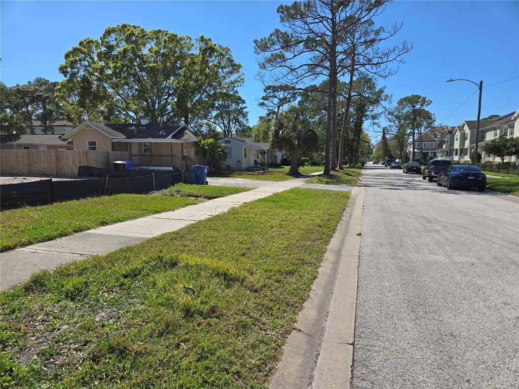 Photo of 134 49th Avenue N, St Petersburg, FL 33703 (MLS # TB8361329)