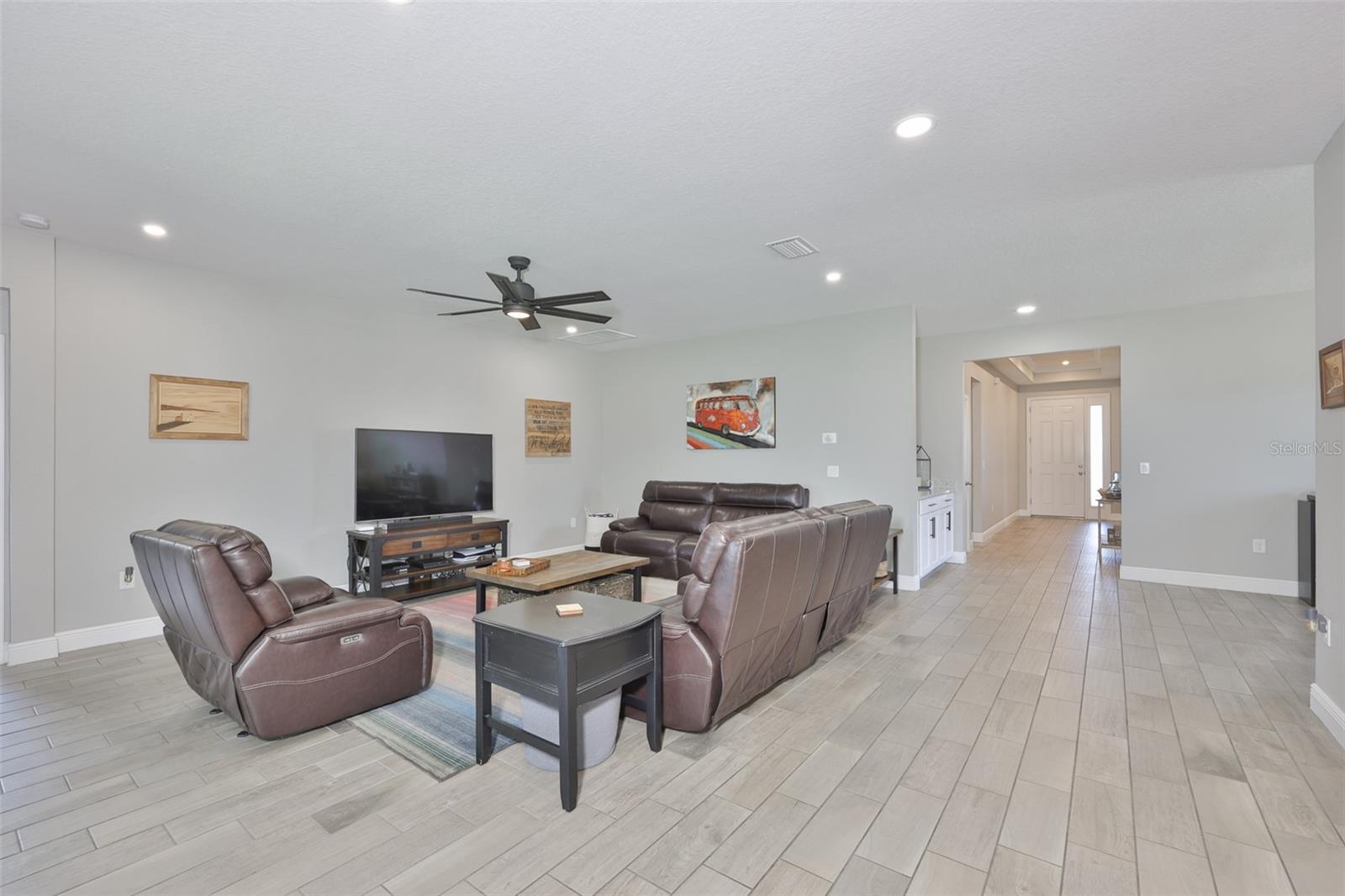 LUCAYA LAKE CLUB PH 3 - Residential