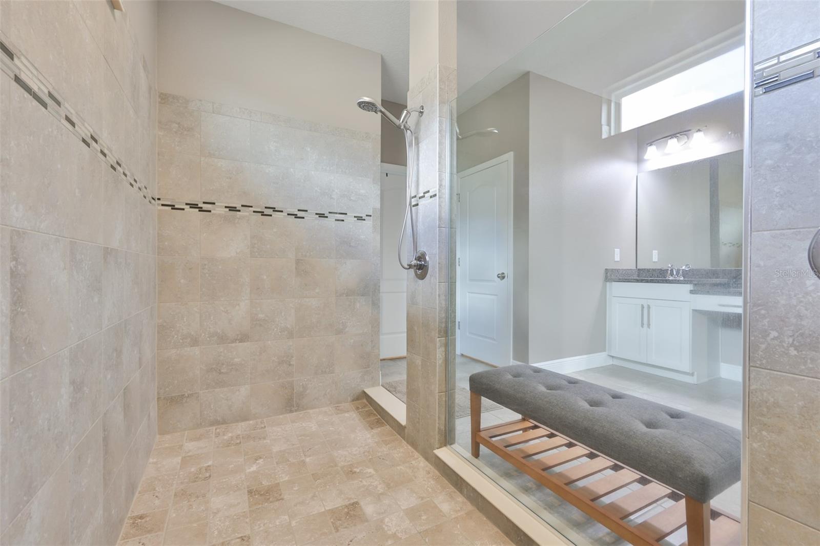 LUCAYA LAKE CLUB PH 3 - Residential