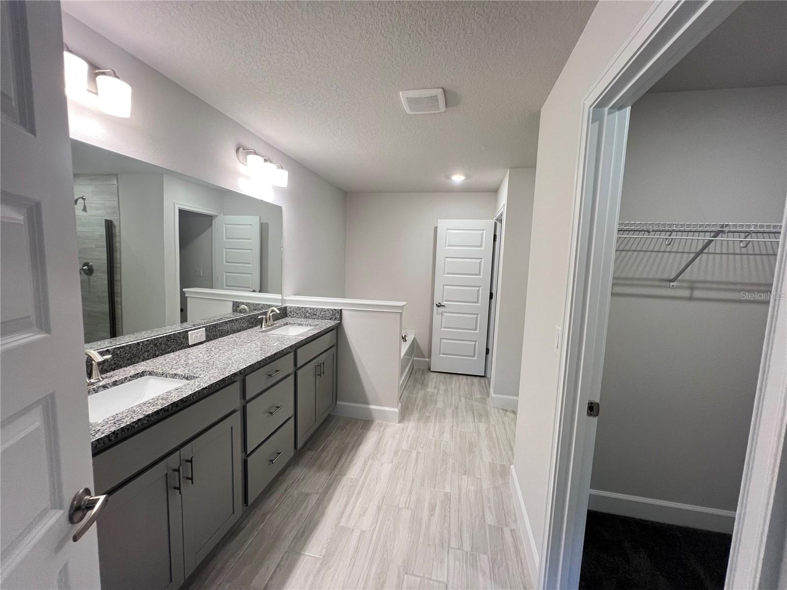 ABBEY GLEN PHASE TWO - Residential