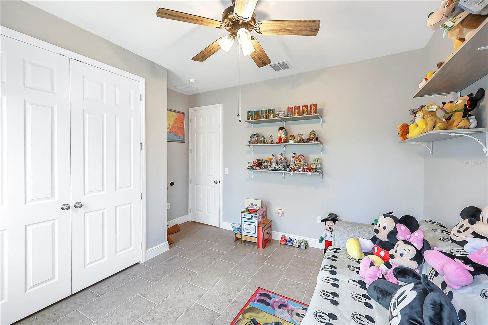 ROYAL TRAILS - Residential