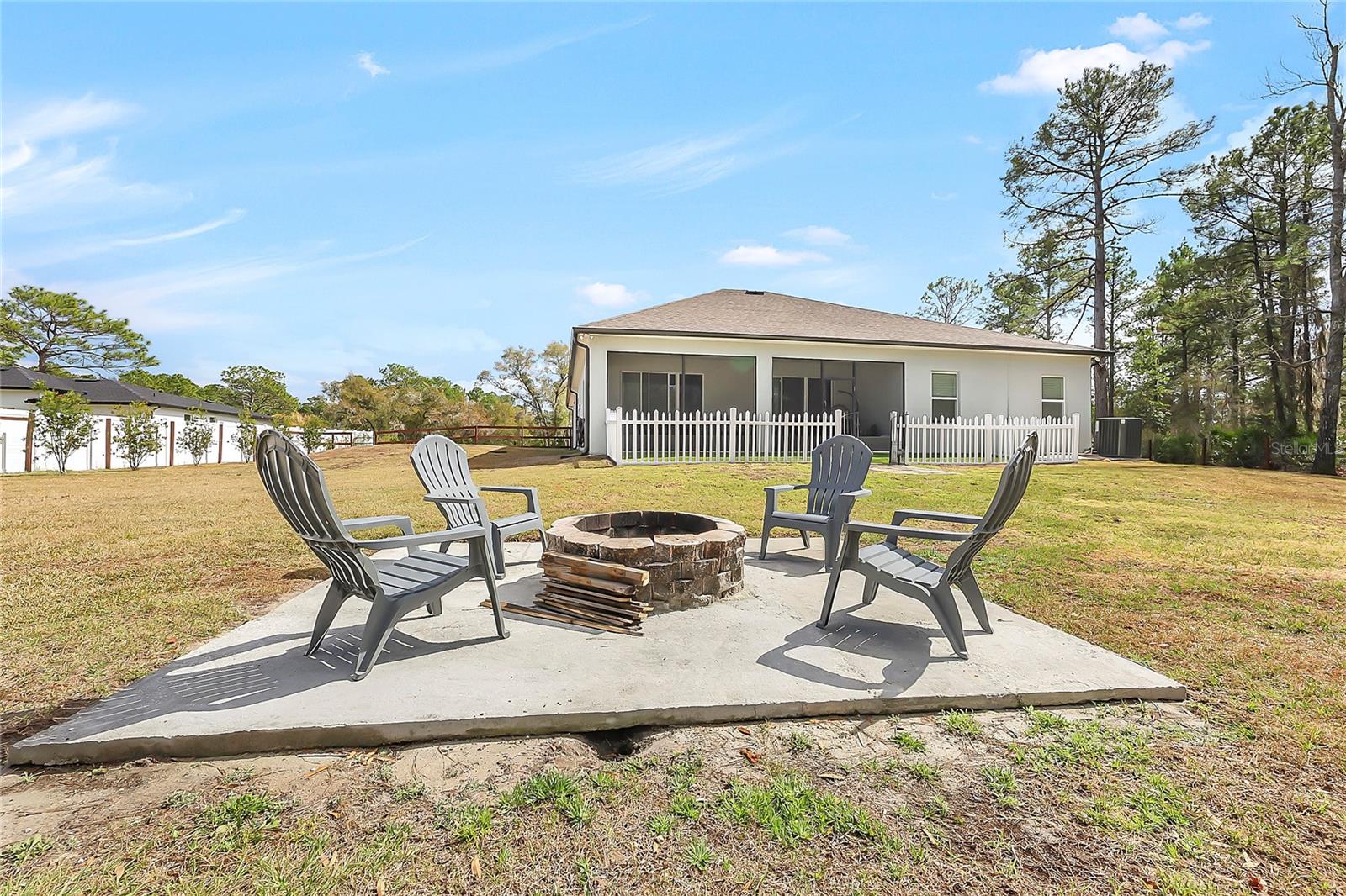 ROYAL TRAILS - Residential