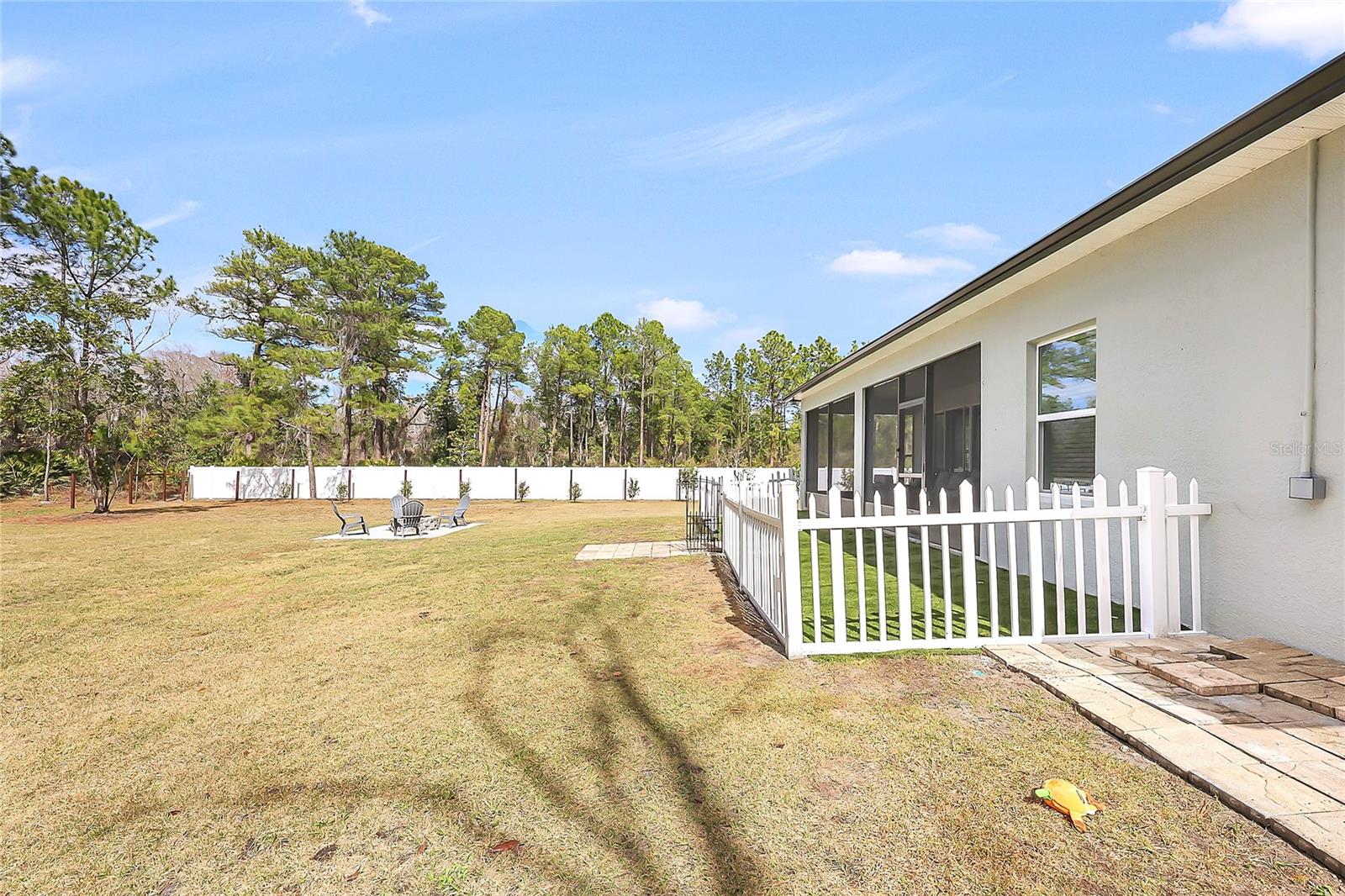 ROYAL TRAILS - Residential