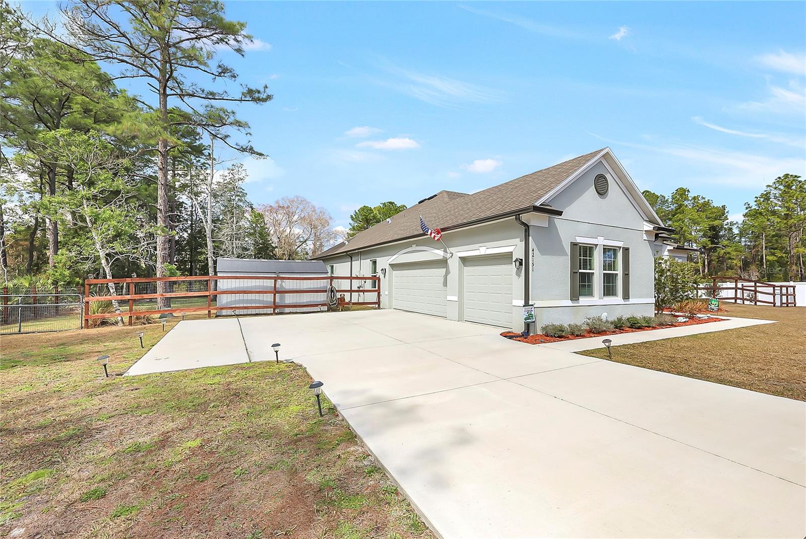 ROYAL TRAILS - Residential