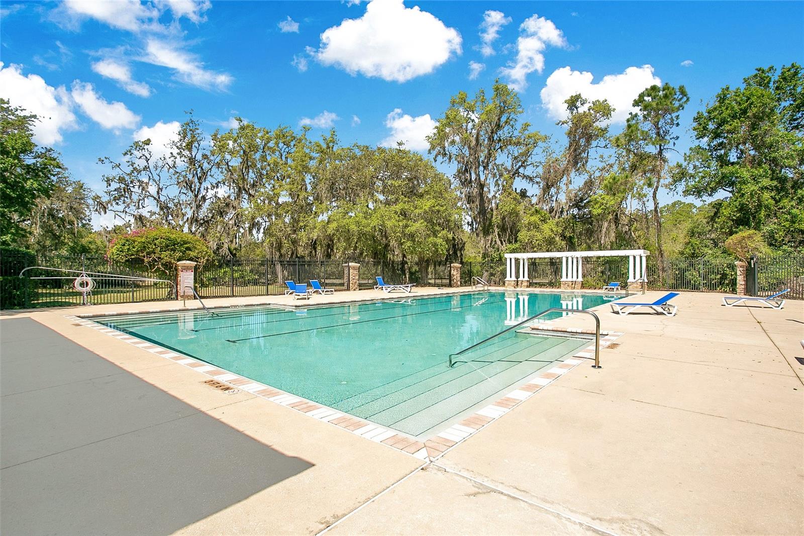 LAKES/WINDERMERE-PEACHTREE - Residential Lease