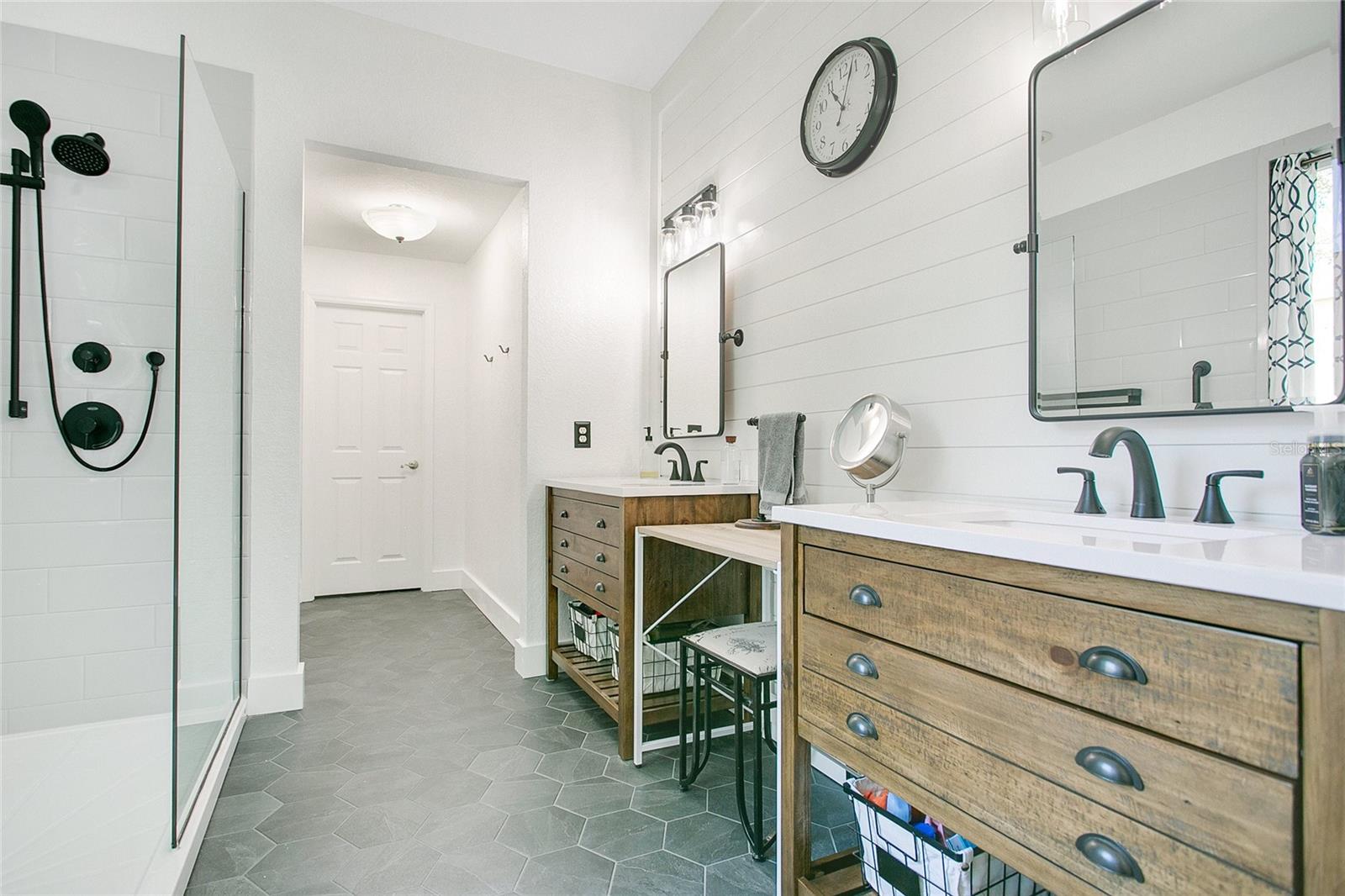 LAKES/WINDERMERE-PEACHTREE - Residential Lease