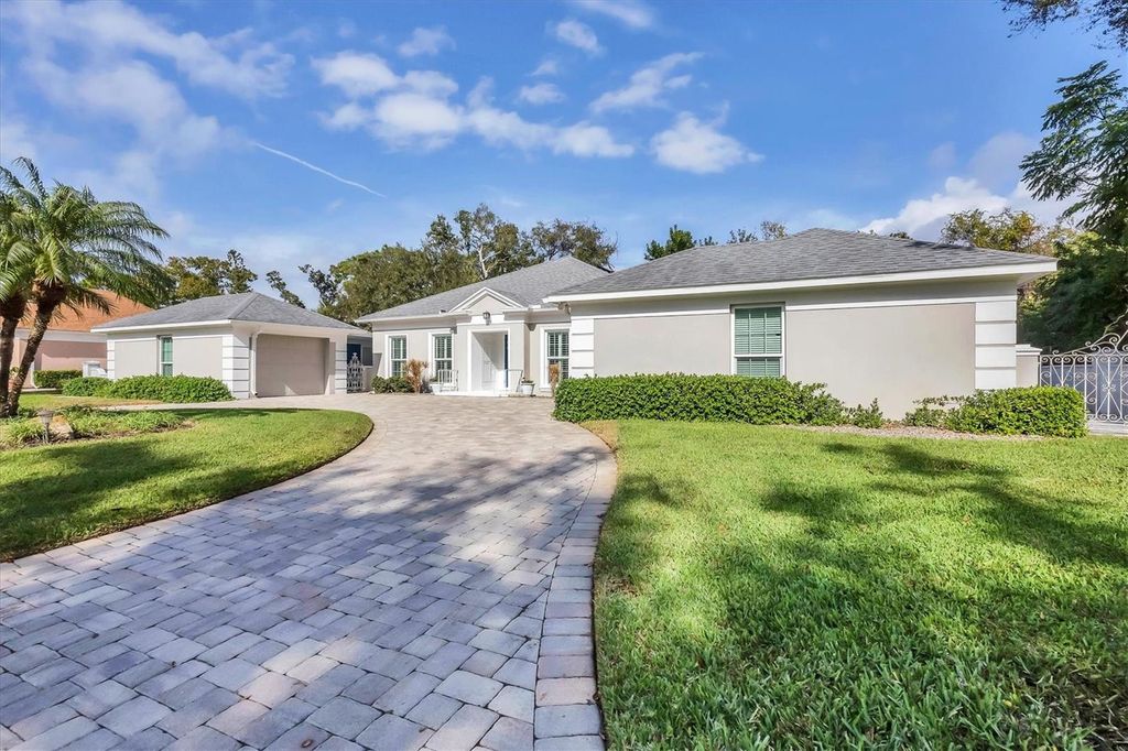 Photo of 18 Golf View Drive, Englewood, FL 34223 (MLS # N6142000)