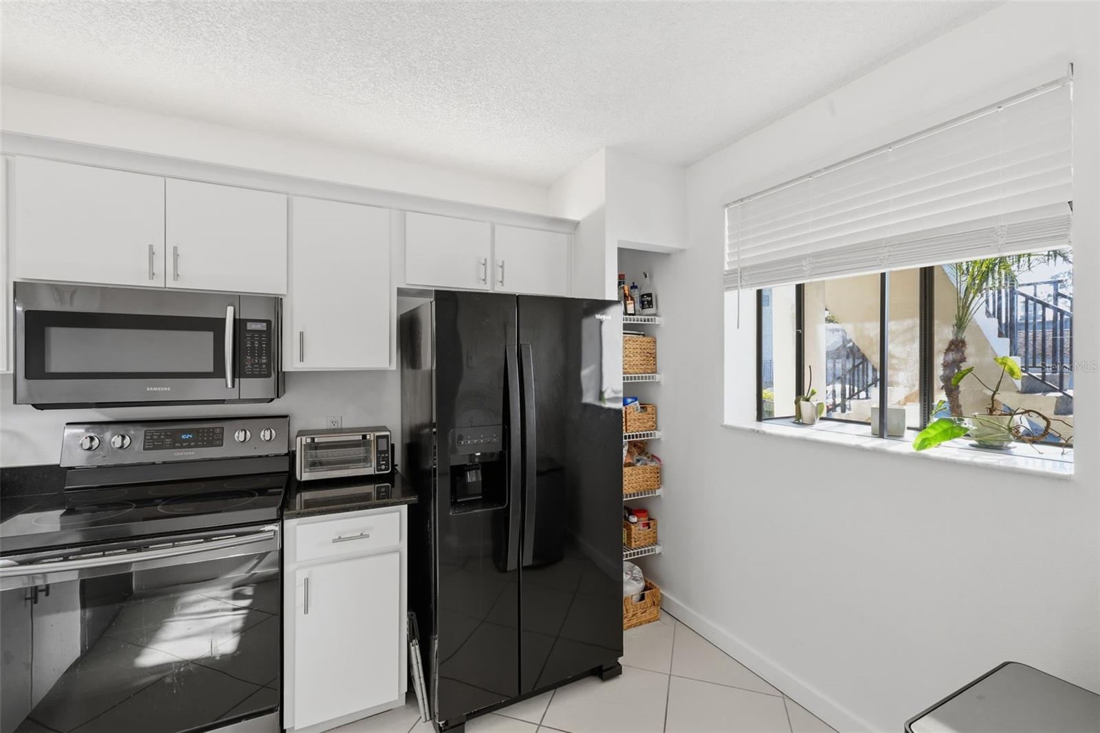 2017 SKIMMER COURT W 411