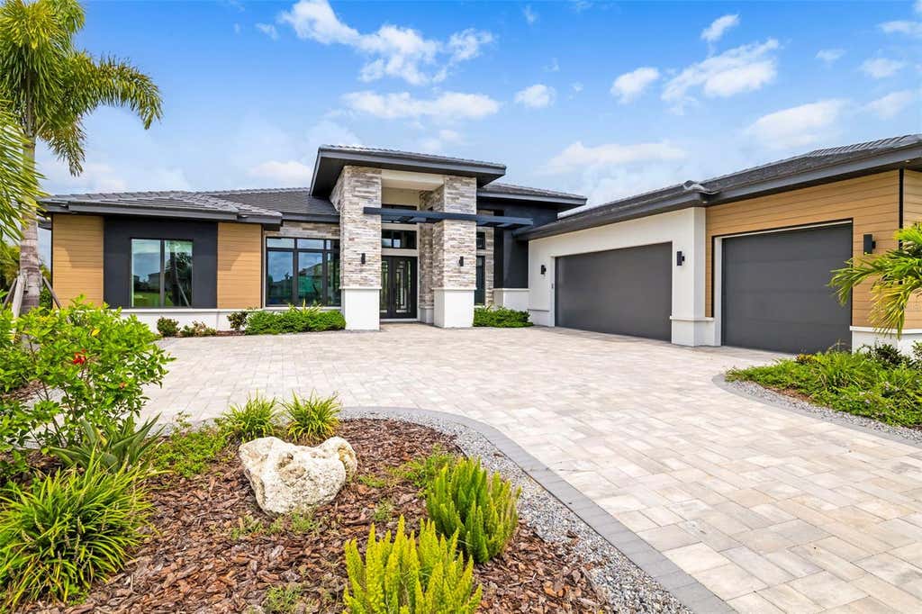 Photo of 4116 Butte Trail, Bradenton, FL 34211 (MLS # A4700440)
