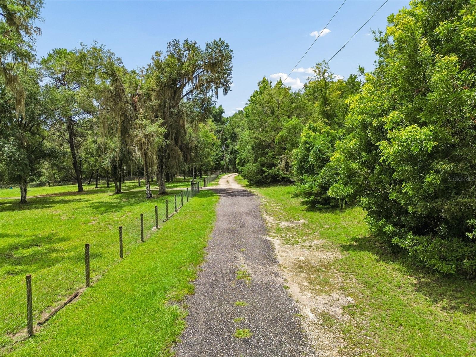 5111 E UNNAMED LANE