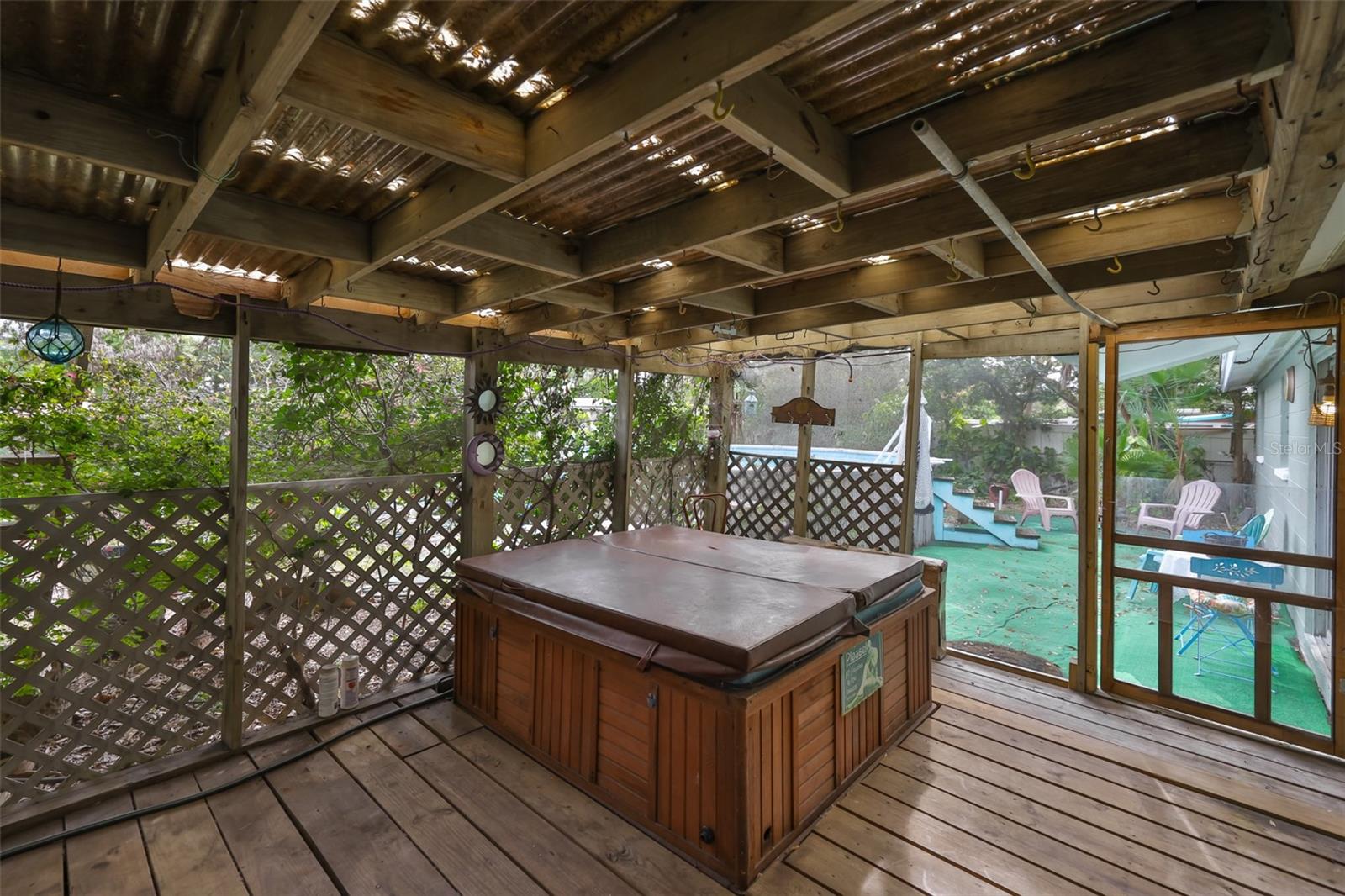 SEMINOLE GARDENS - Residential