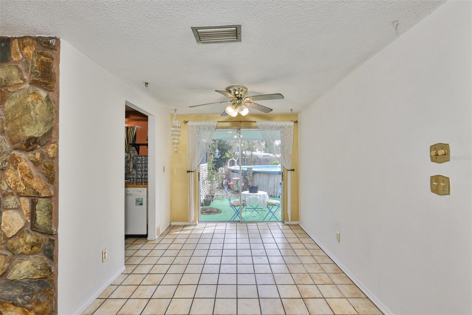 SEMINOLE GARDENS - Residential