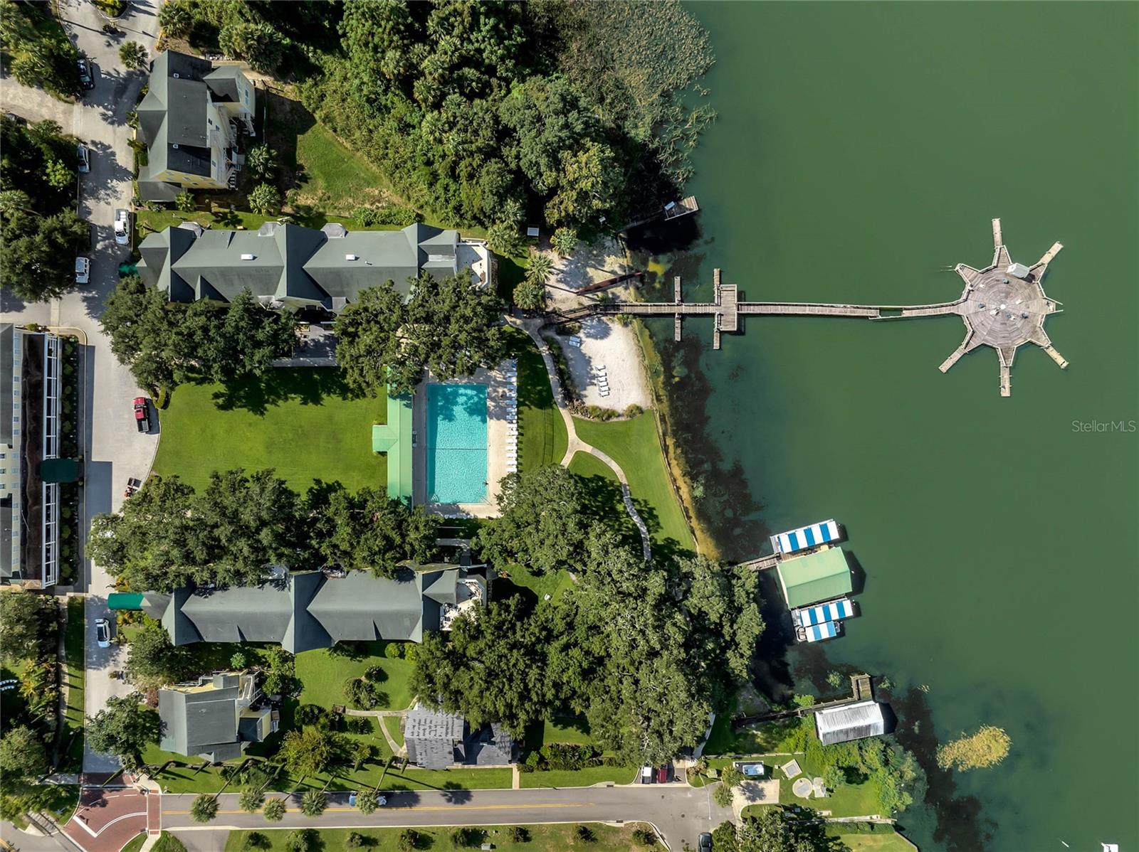 AVALON PARK TAVARES - Residential