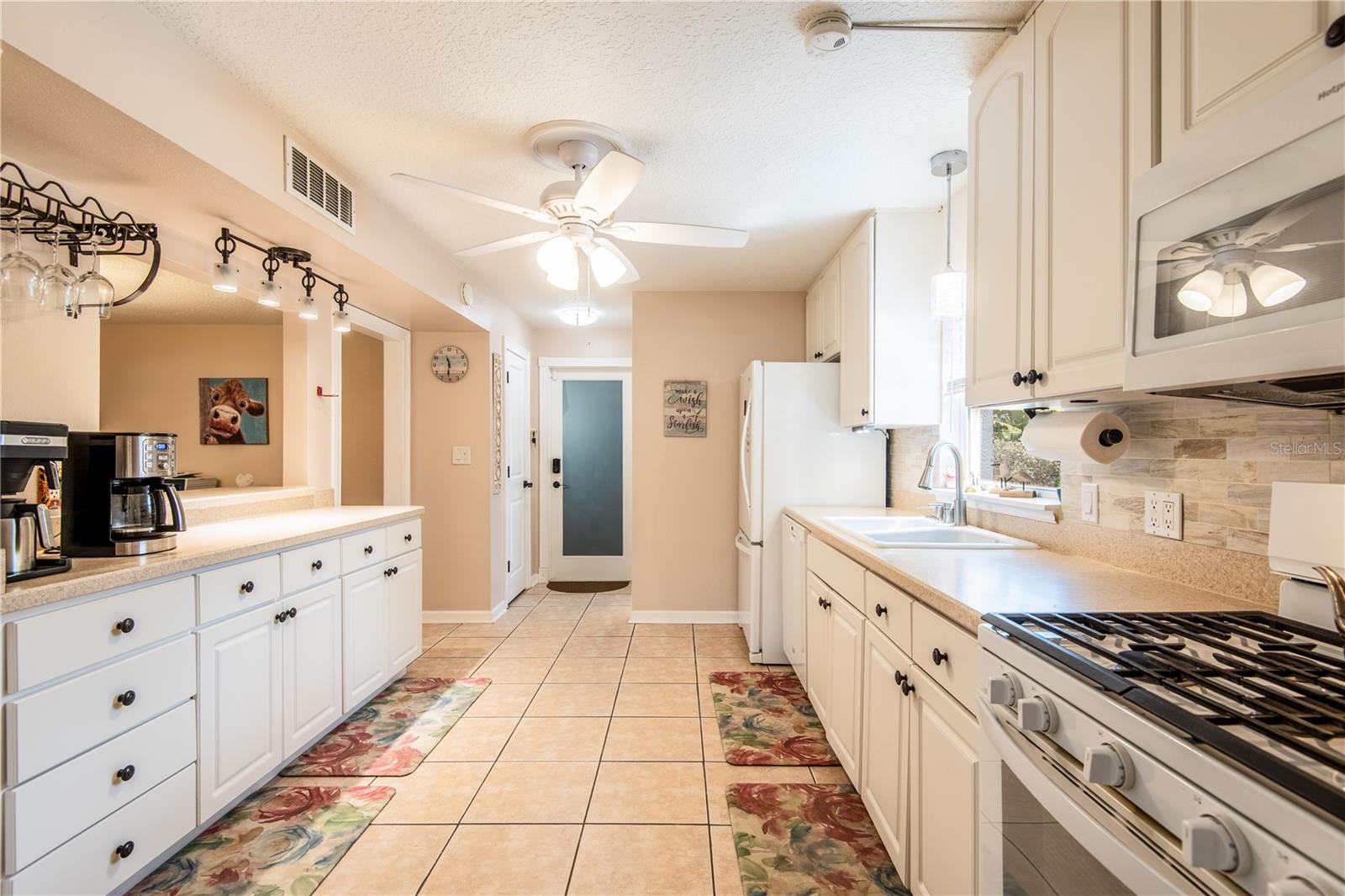 117 ANONA PLACE