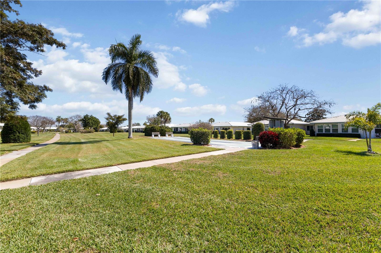 VILLAGE GREEN OF BRADENTON SEC 5 - Residential