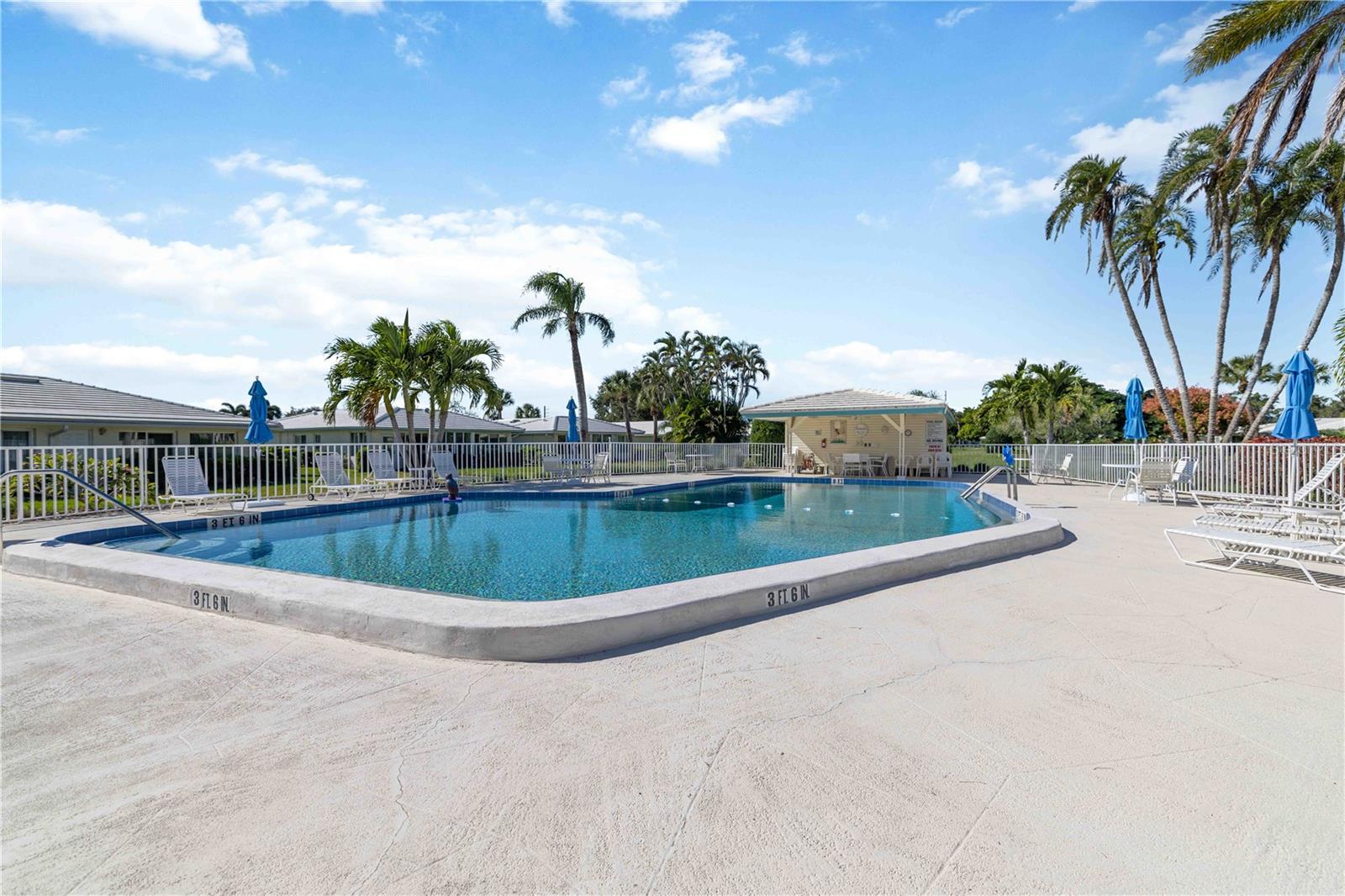 VILLAGE GREEN OF BRADENTON SEC 5 - Residential