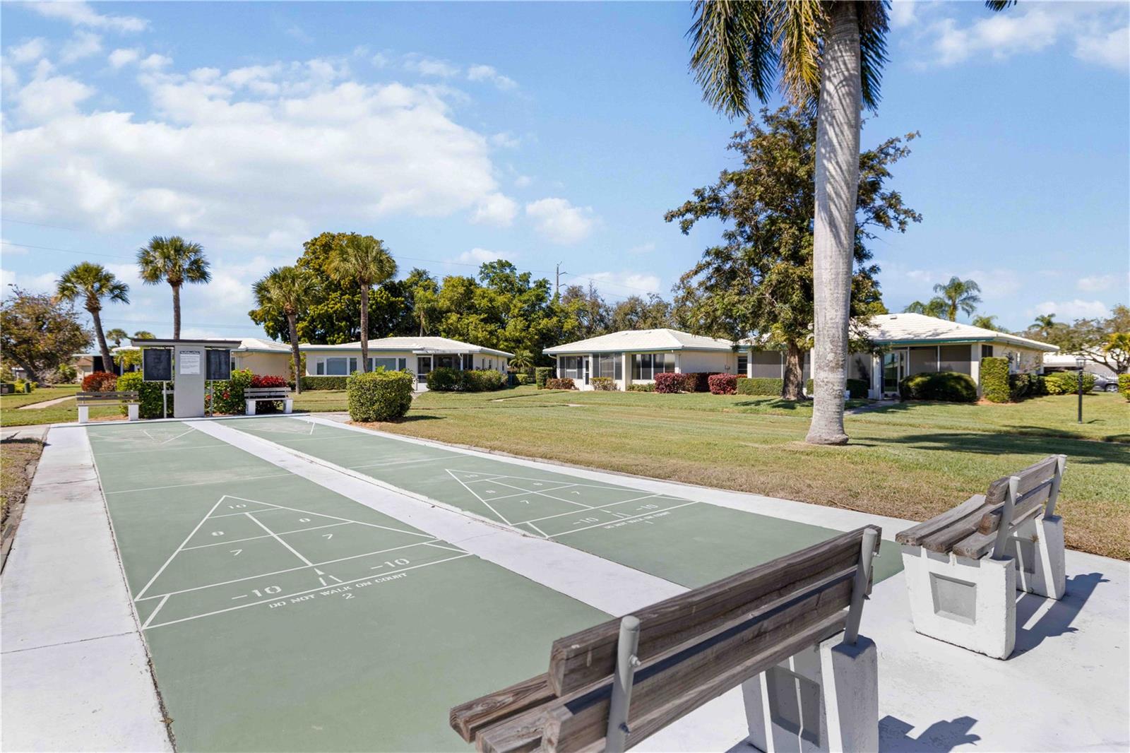 VILLAGE GREEN OF BRADENTON SEC 5 - Residential