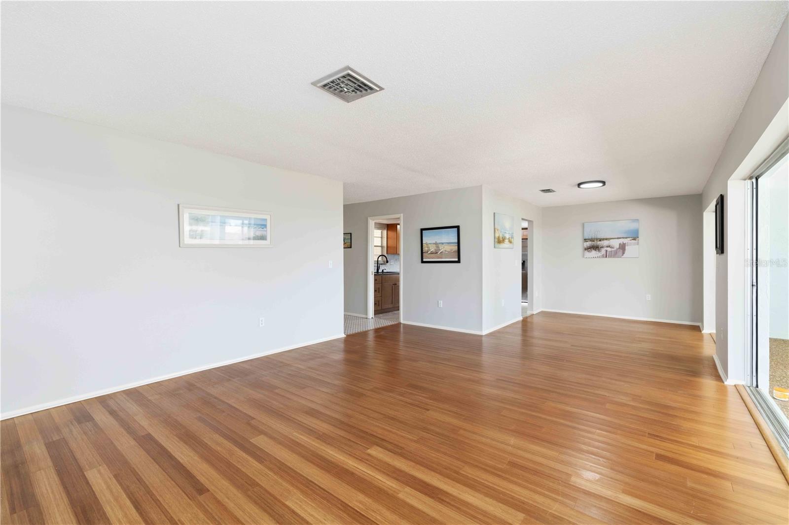 VILLAGE GREEN OF BRADENTON SEC 5 - Residential