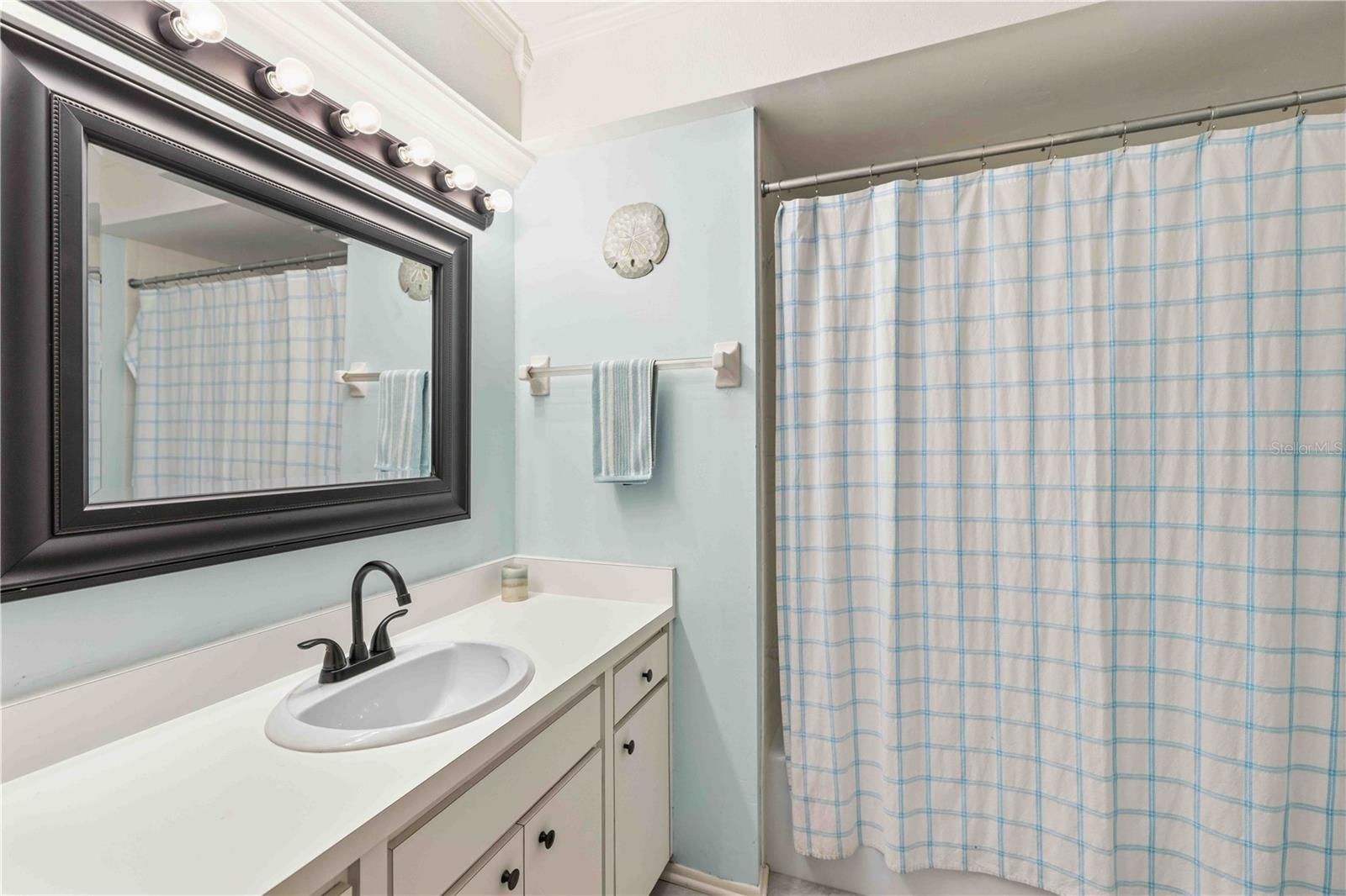 VILLAGE GREEN OF BRADENTON SEC 5 - Residential