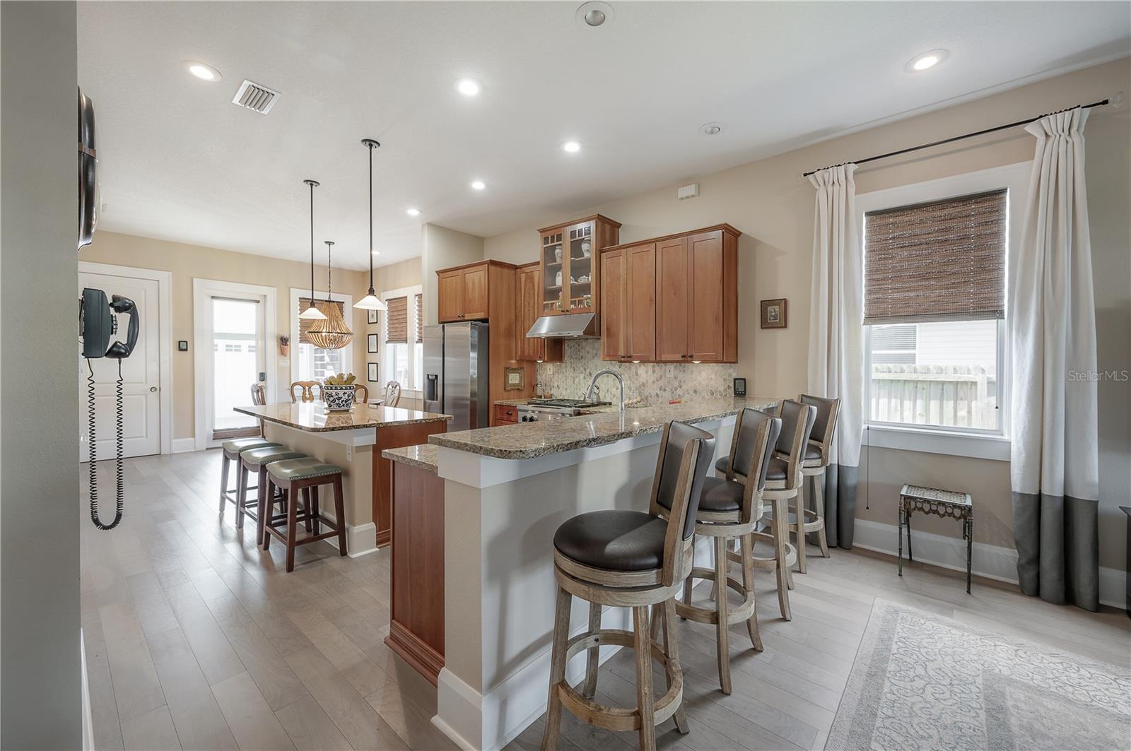 SUBURB ROYAL - Residential