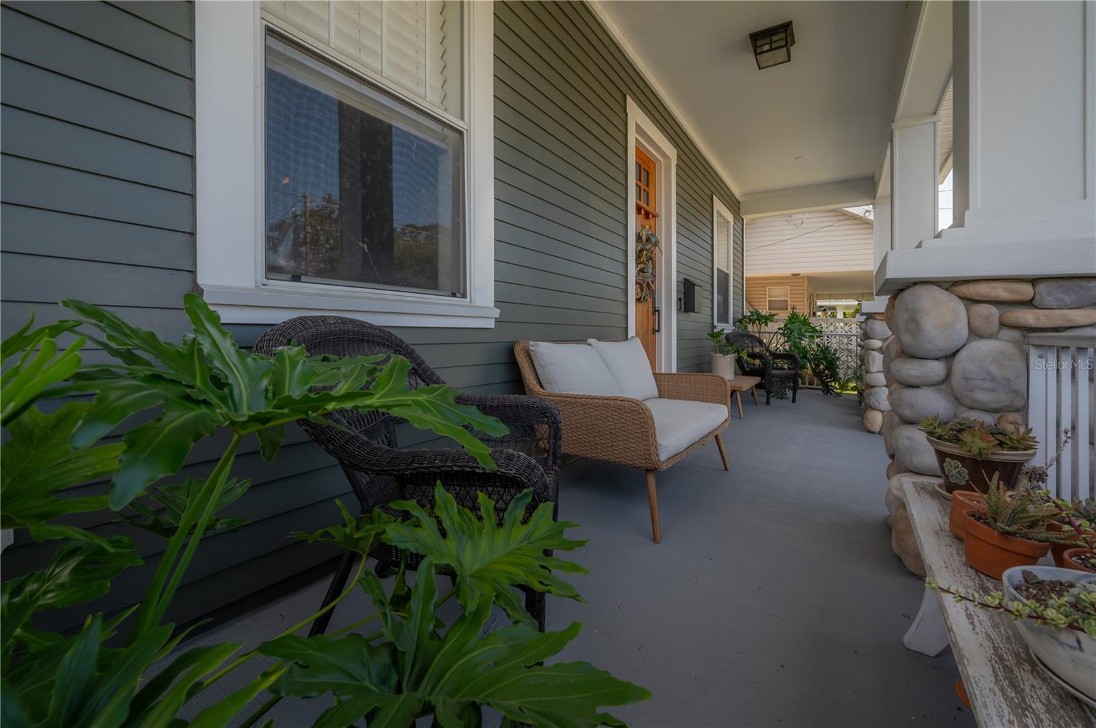 SUBURB ROYAL - Residential