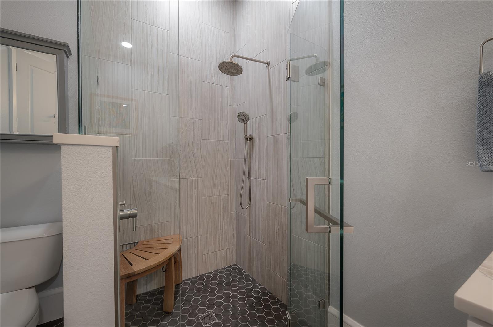 SUBURB ROYAL - Residential