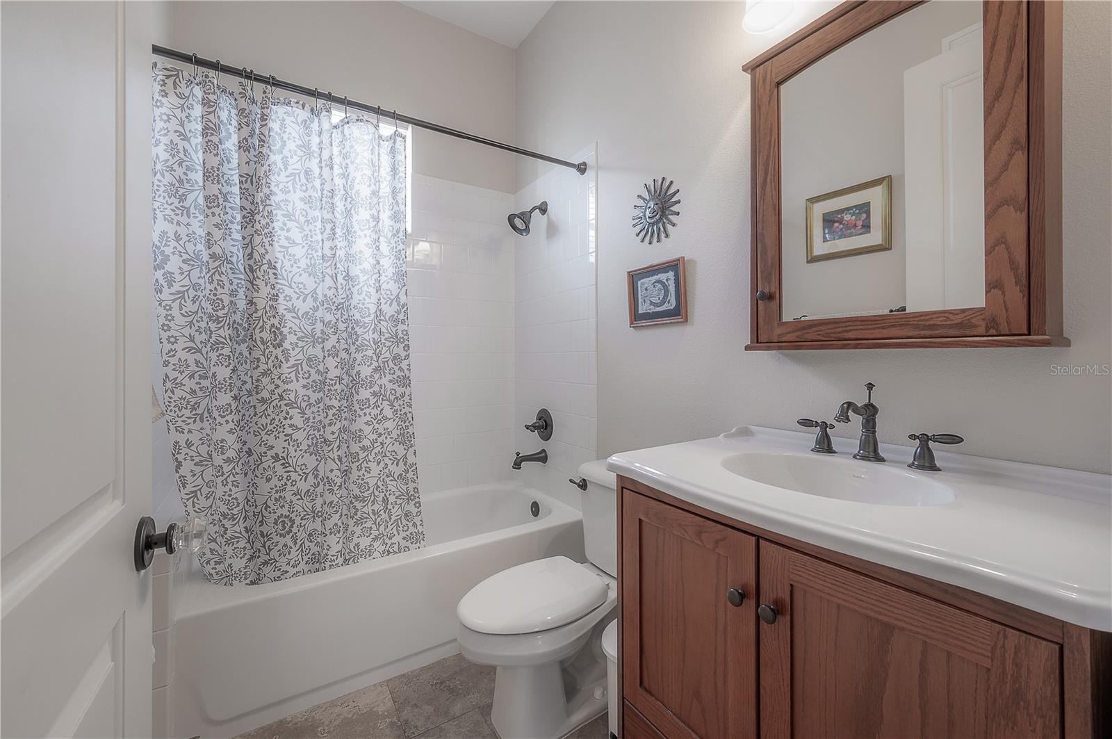 SUBURB ROYAL - Residential