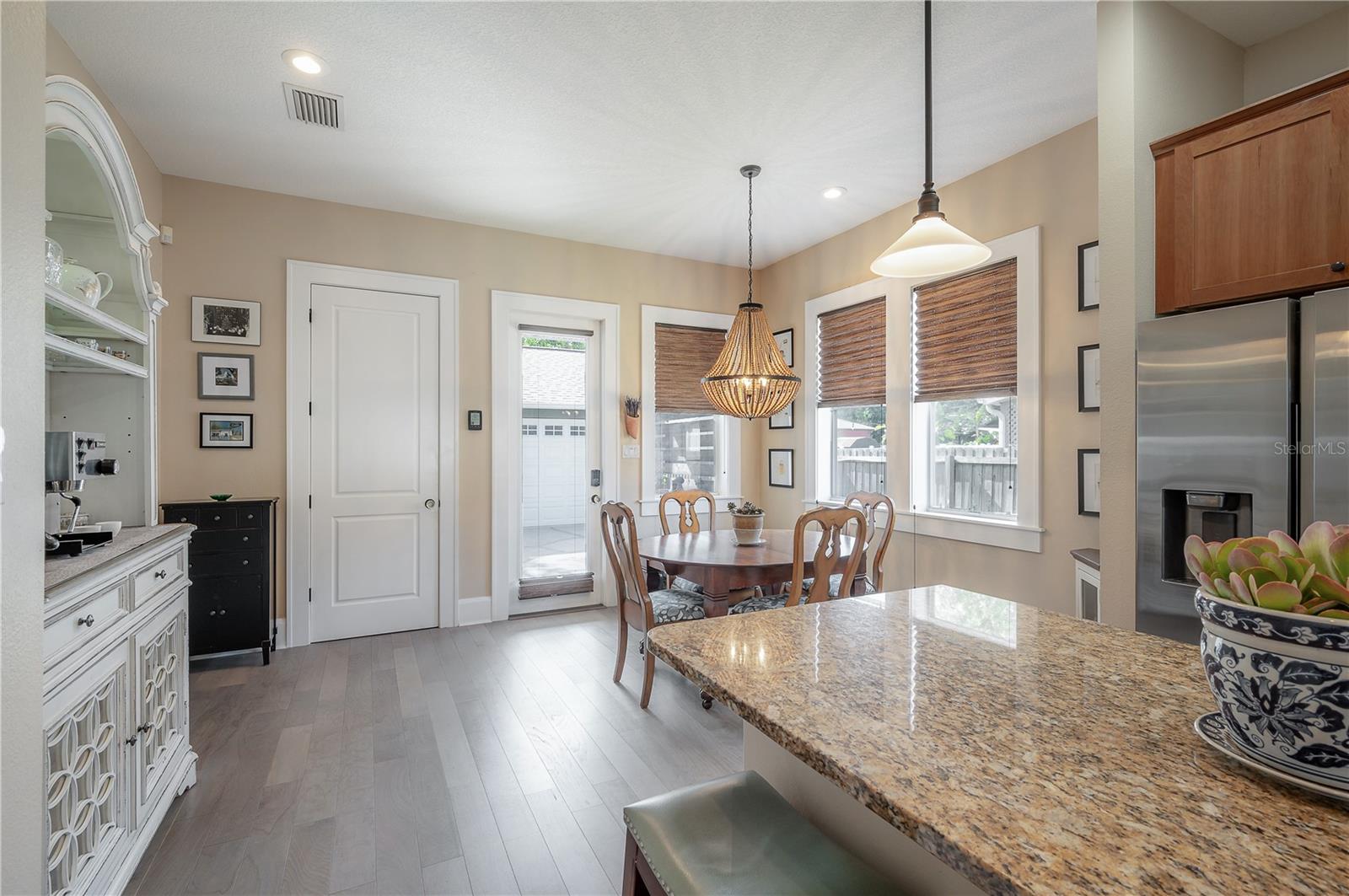 SUBURB ROYAL - Residential