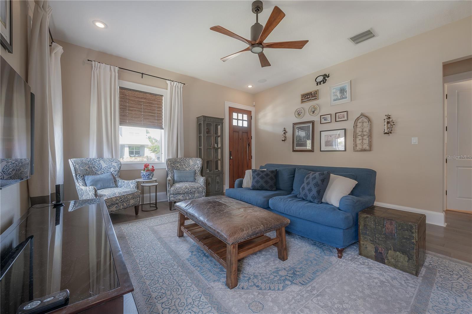 SUBURB ROYAL - Residential