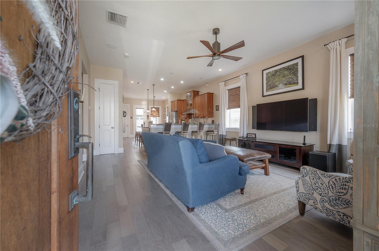 SUBURB ROYAL - Residential