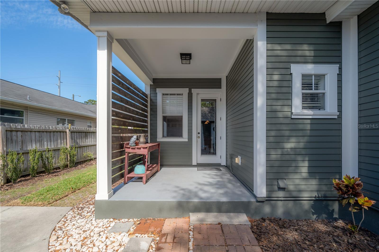 SUBURB ROYAL - Residential