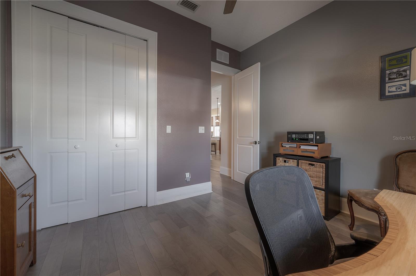 SUBURB ROYAL - Residential