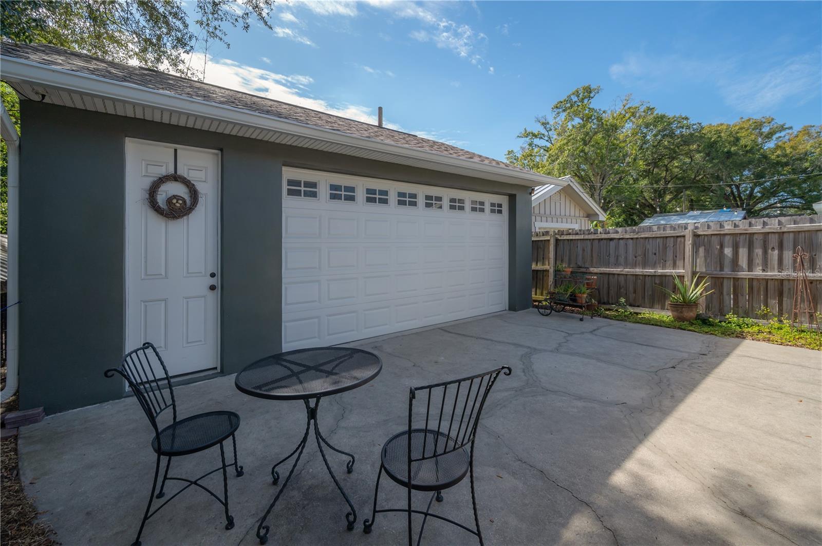 SUBURB ROYAL - Residential