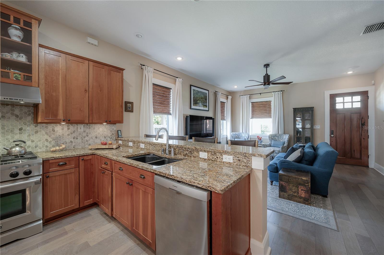 SUBURB ROYAL - Residential