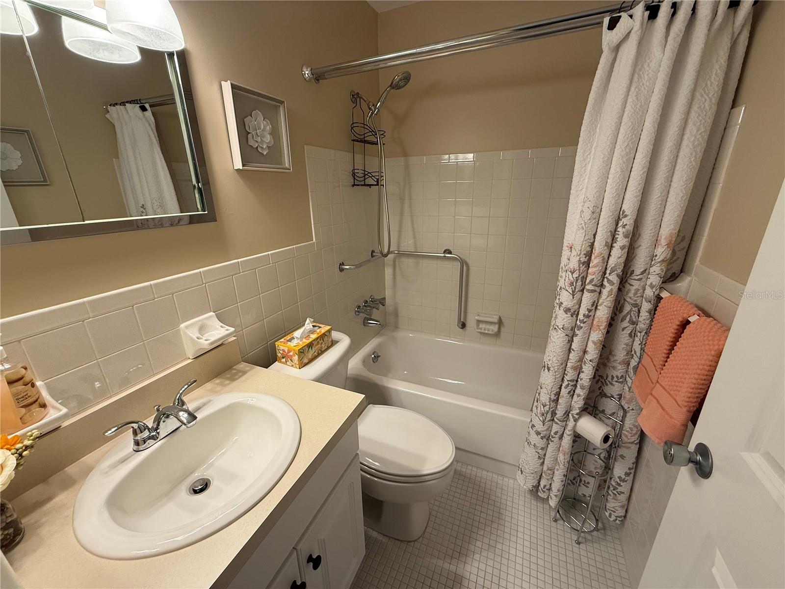 ON TOP OF THE WORLD - Residential