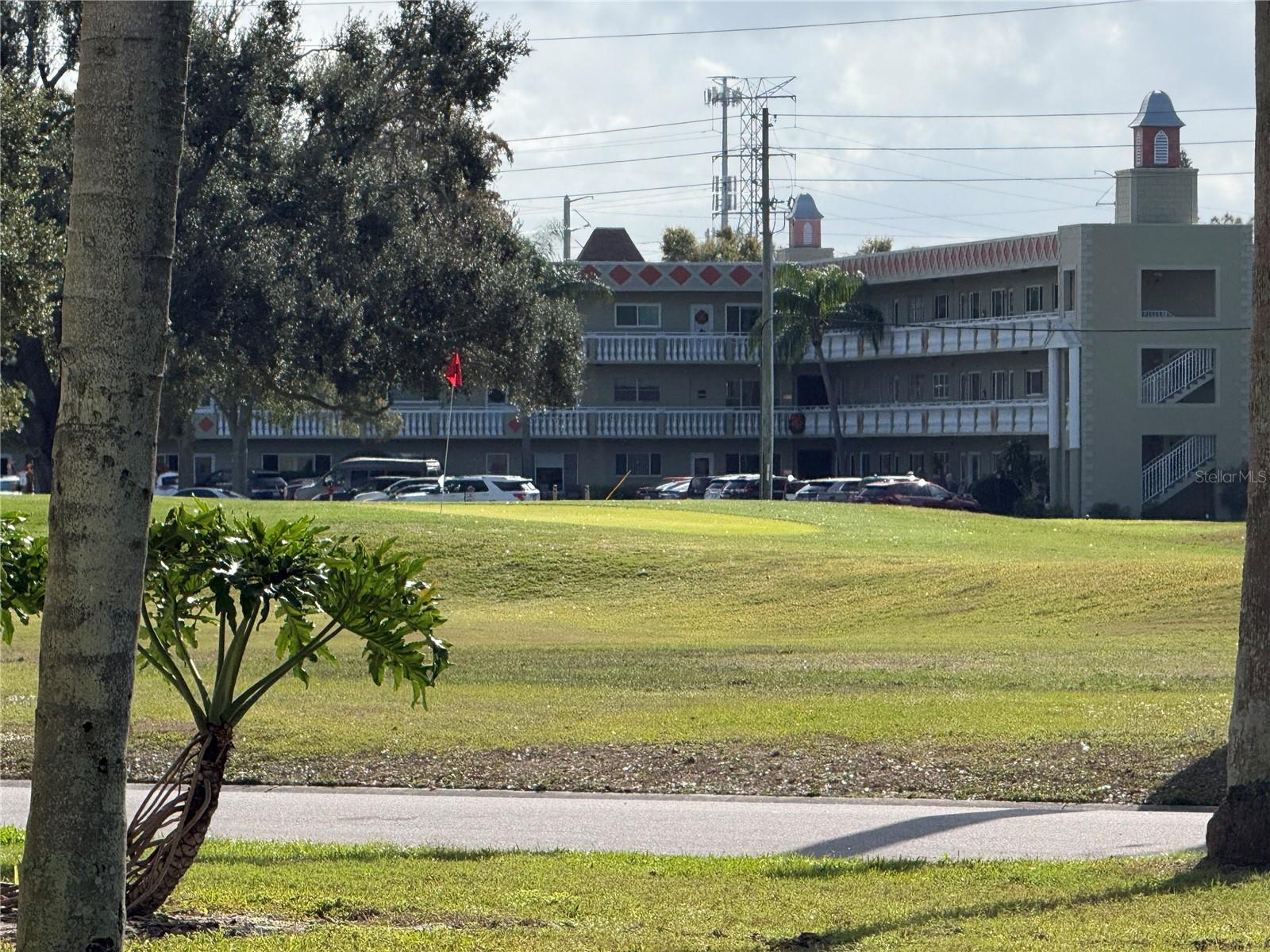 ON TOP OF THE WORLD - Residential
