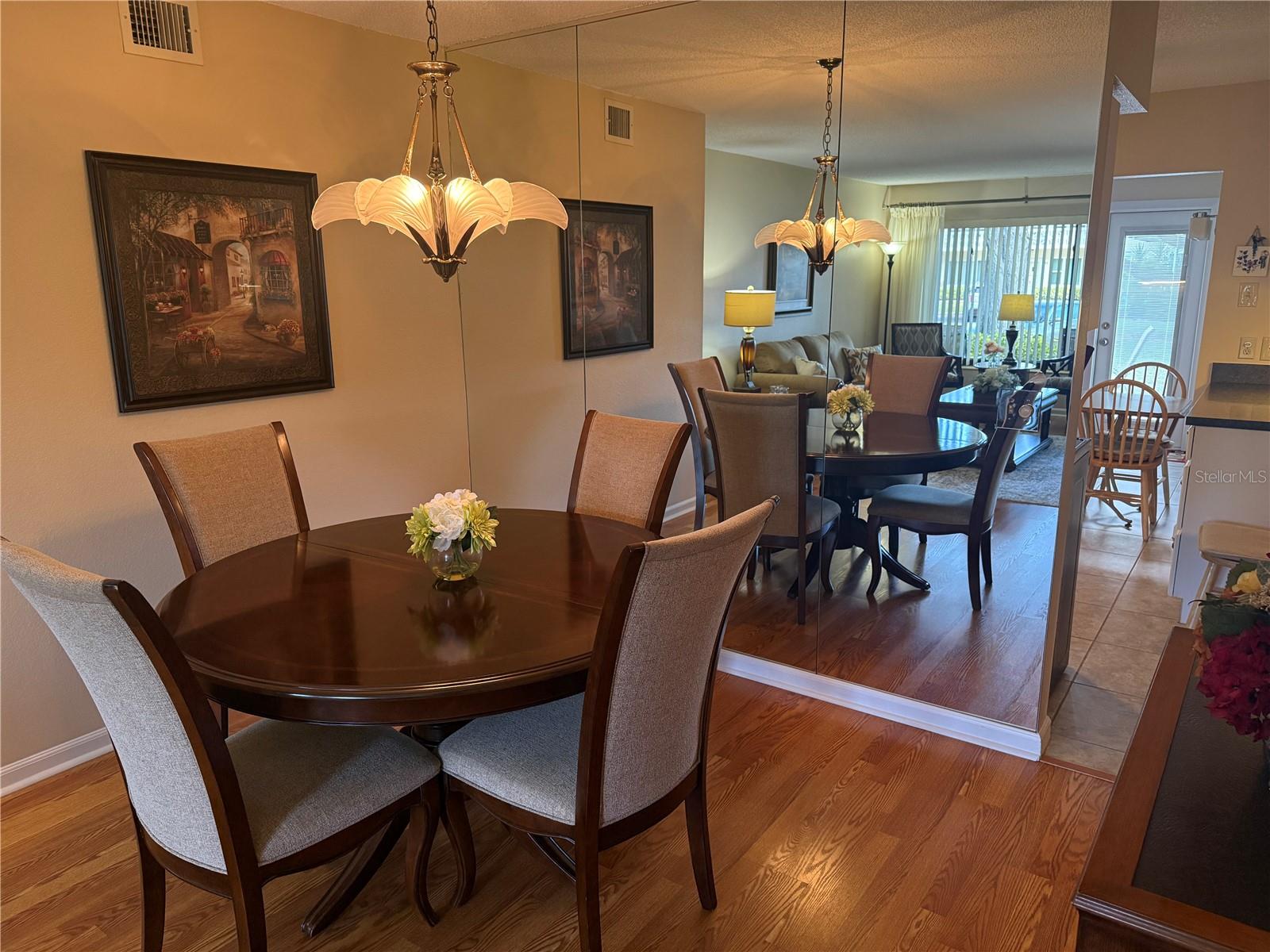 ON TOP OF THE WORLD - Residential