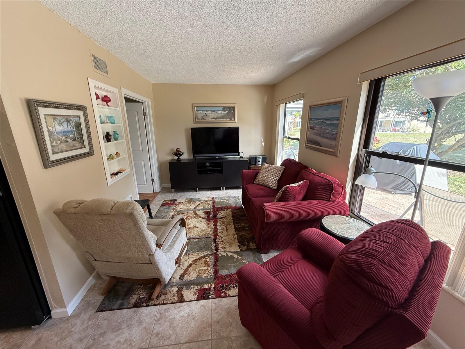 ON TOP OF THE WORLD - Residential