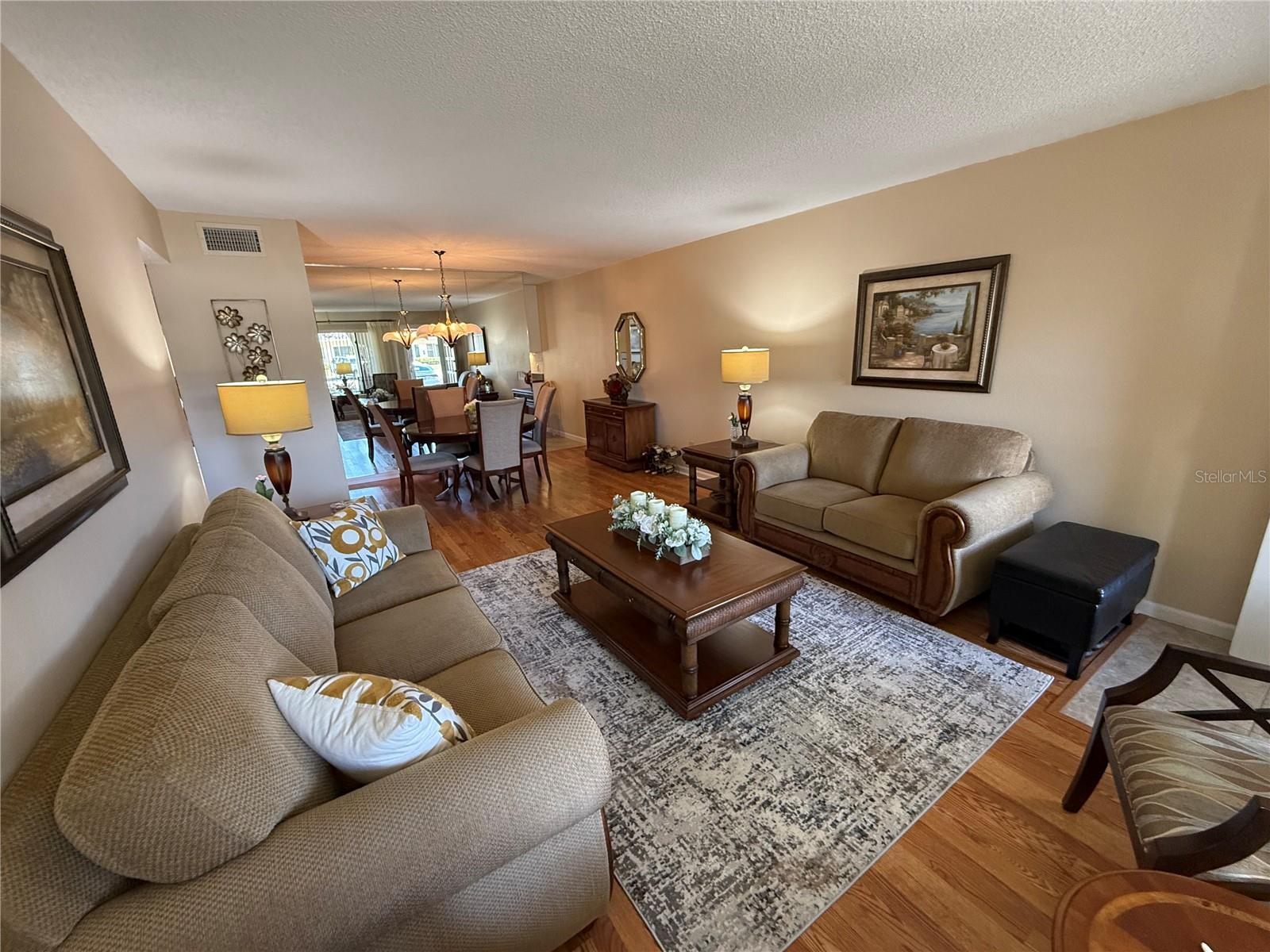 ON TOP OF THE WORLD - Residential