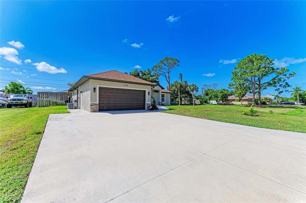 Photo of 1139 Primrose Road, Venice, FL 34293 (MLS # N6145433)