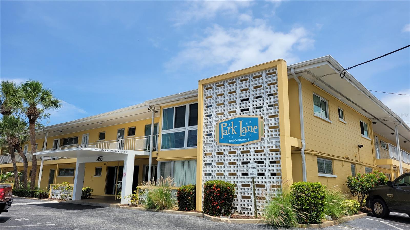 Annual Turnkey furnished Comfortable, well constructed (concrete block) and renovated 1/1 condo downtown Sarasota backing up to Payne Park and the Legacy Trail. The galley kitchen has solid wooden cabinetry topped with wooden slab counters, custom stone backsplash and pantry. The floor plan is open for ease of entertaining. This community is very peaceful and quiet yet very close to shopping (Publix is across the street), restaurants, theater, museums and the beach. Payne Park is huge and features a skate park, playground, disc golf, tennis and pickleball. You'll also find on site community laundry and a storage locker. Call now for a super place to call home at a great price!!