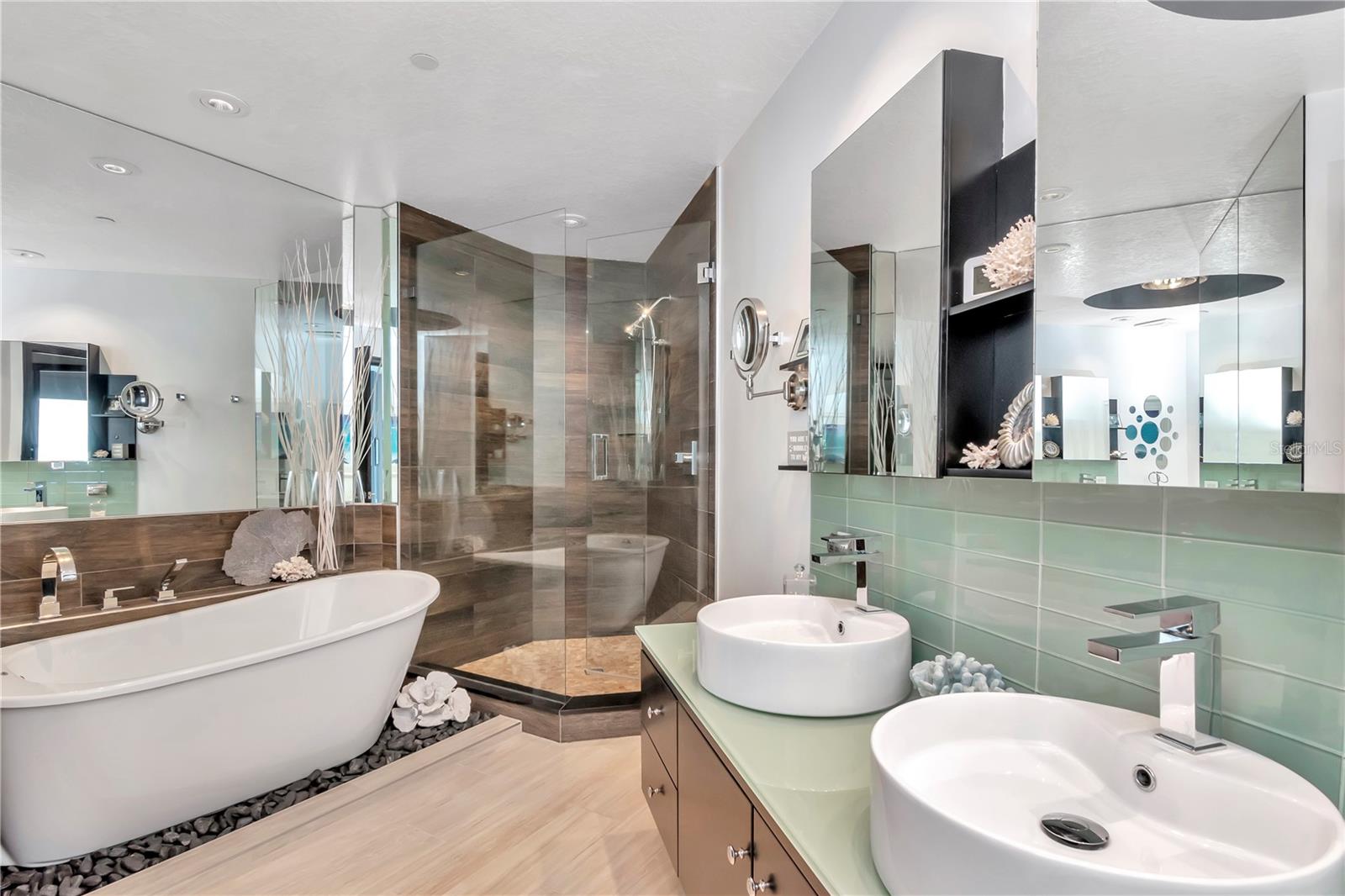 TOWERS OF CHANNELSIDE CONDOMIN - Residential