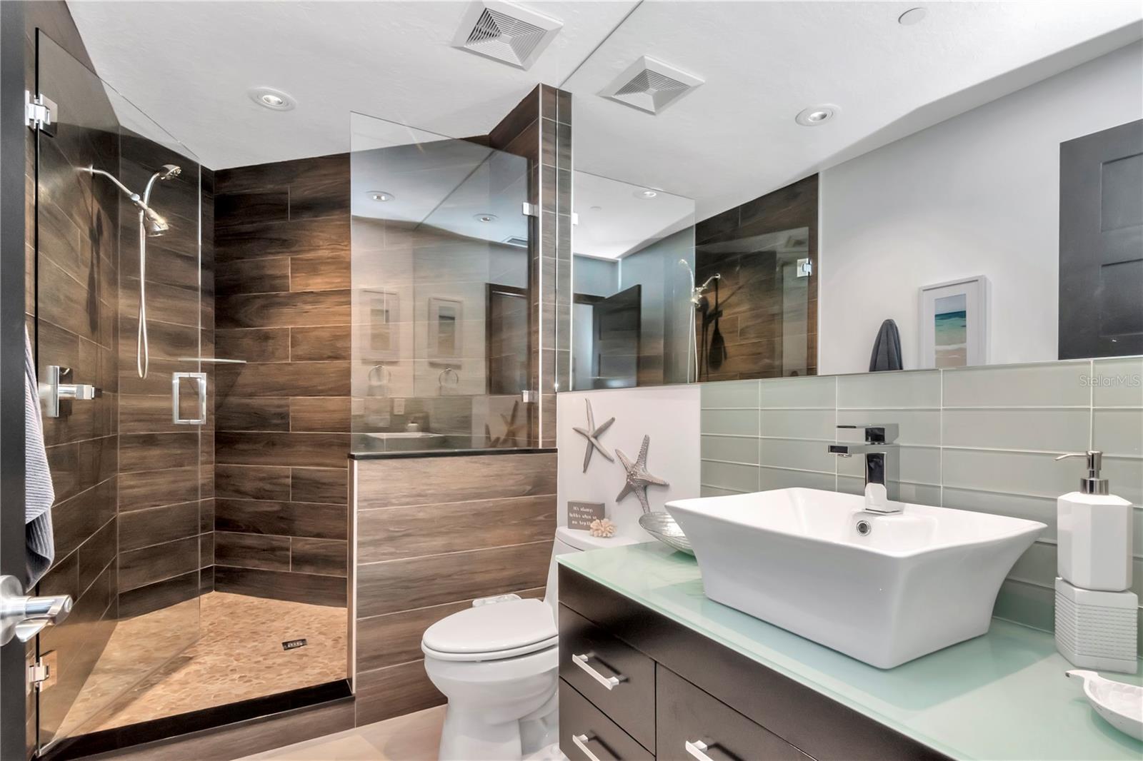 TOWERS OF CHANNELSIDE CONDOMIN - Residential