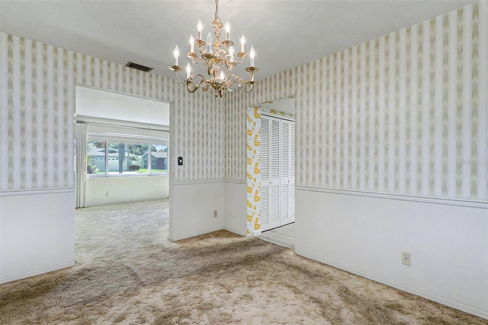 CROSSROADS ESTATES 1ST ADD - Residential