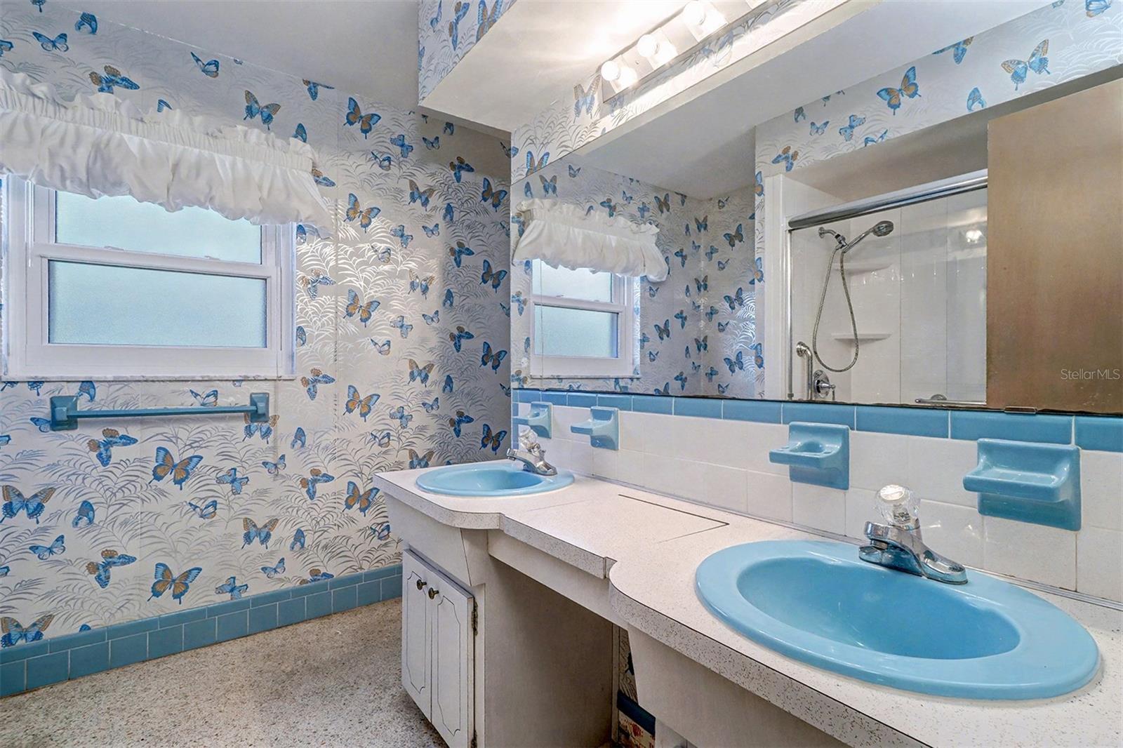 CROSSROADS ESTATES 1ST ADD - Residential