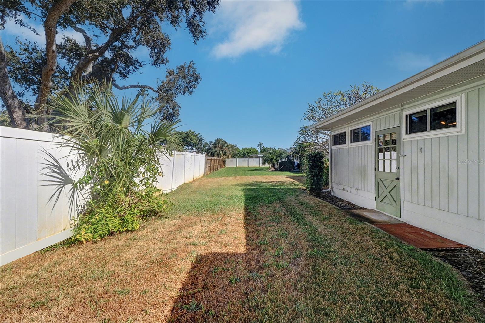 CROSSROADS ESTATES 1ST ADD - Residential