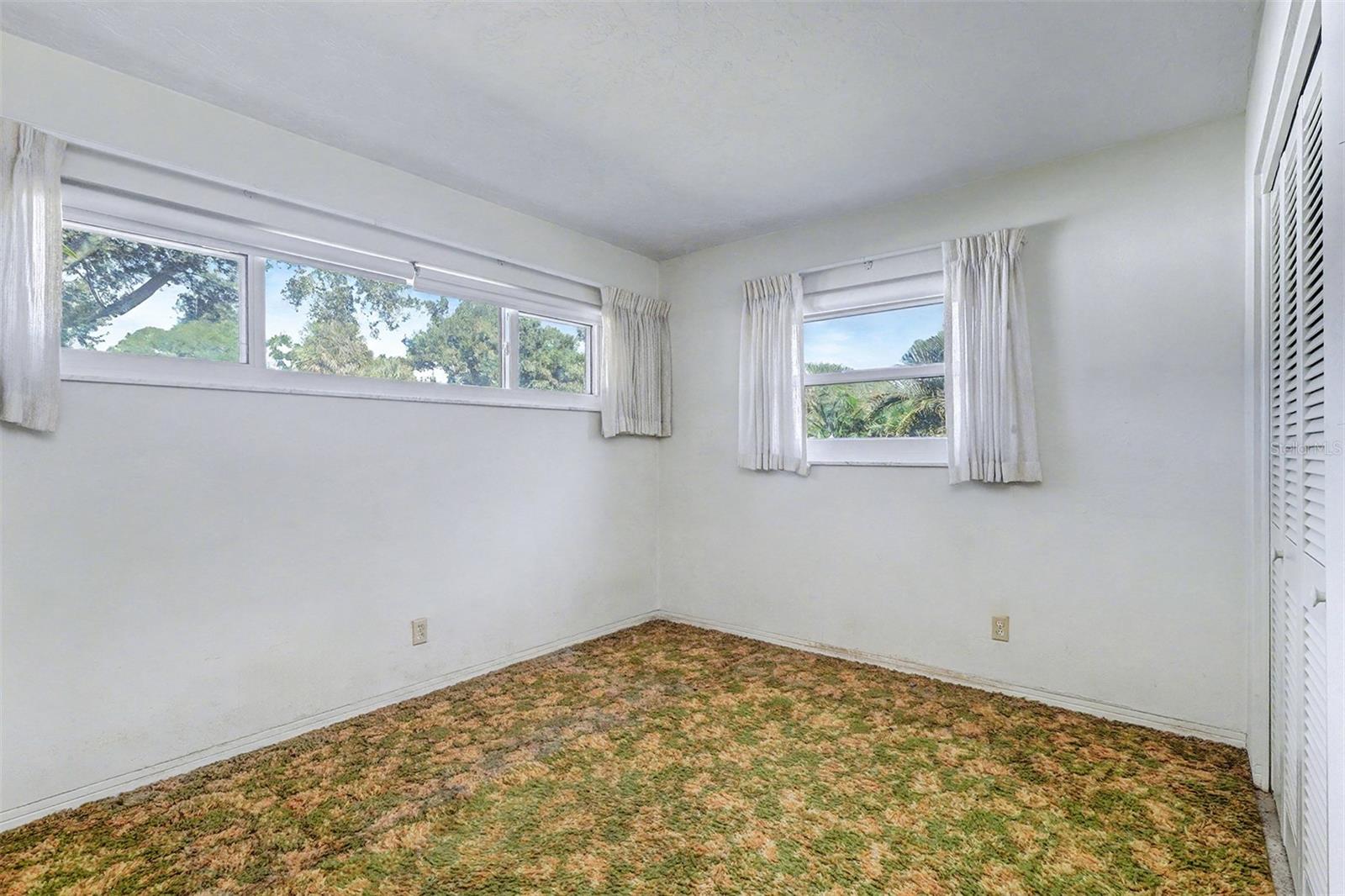 CROSSROADS ESTATES 1ST ADD - Residential